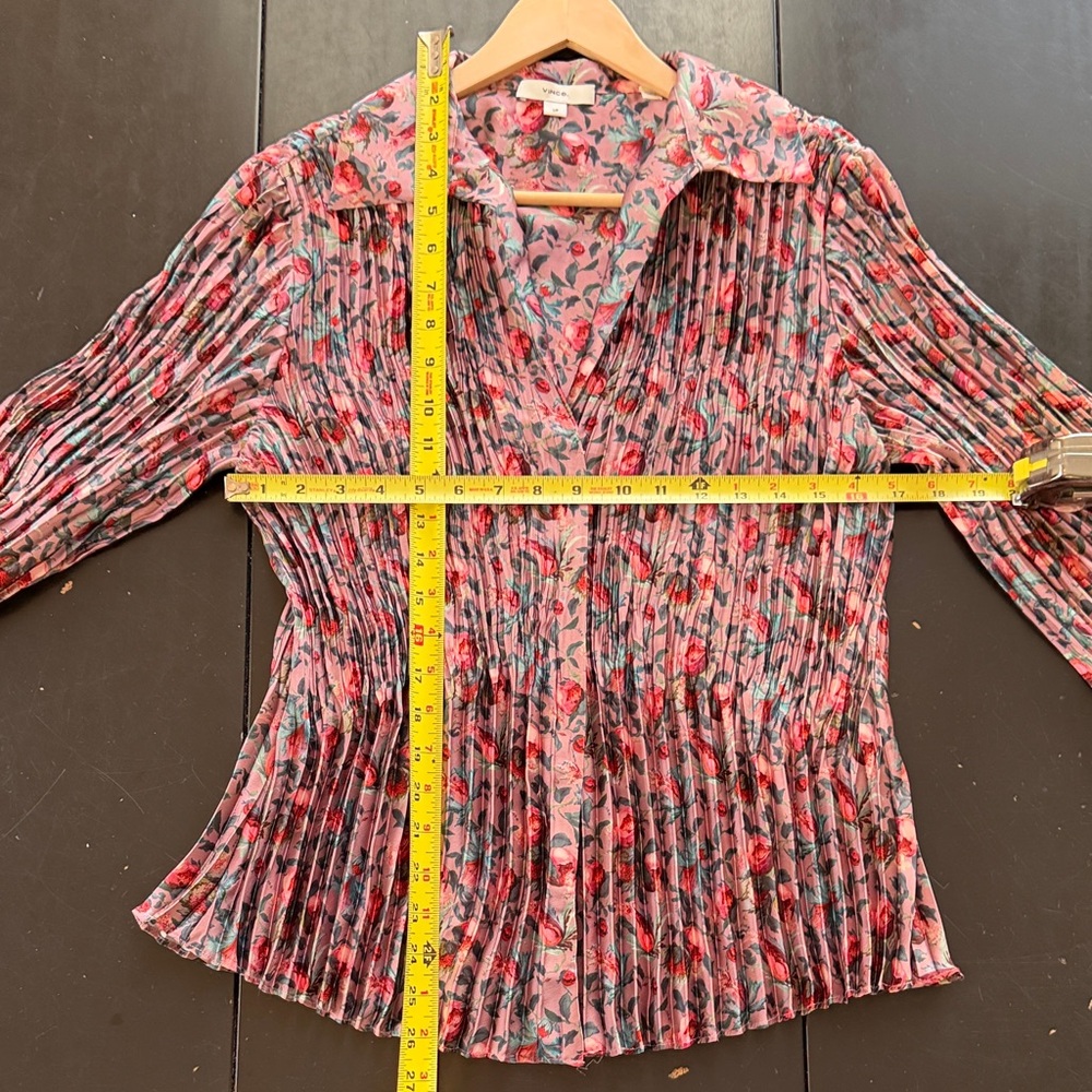 Vince Berry Blooms Pink Multicolor Floral Pleated Blouse Small - Picture 11 of 11